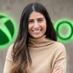 Asha-Sharma-sorrindo-fundo-logo-xbox